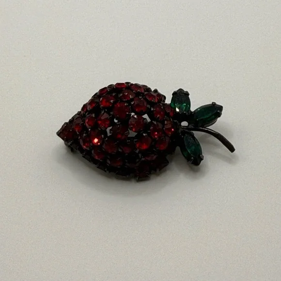 Warner Vintage Red Rhinestone Strawberry Brooch Green Leaves Japanned Metal Pin