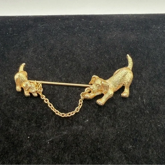 Vintage Avon 1983 Mother & Puppy Dog Stick Pin Gold Tone Chain Brooch
