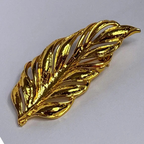 Vintage Gold Tone Leaf Brooch Openwork Feather Palm Frond Pin 3