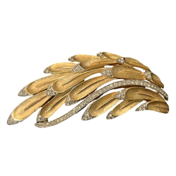 Vintage Whimical Trifari Gold Plated Crystal Angel Wings Brooch