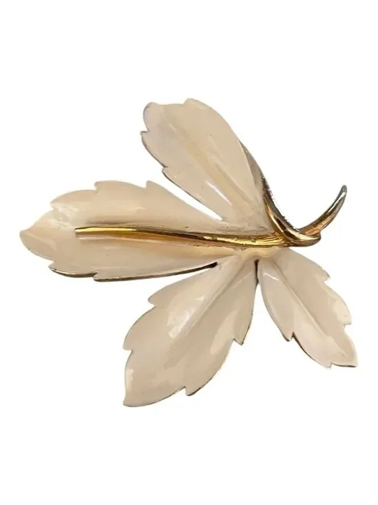 Vintage Trifari White Enamel Maple Three-Leaf Gold Tone Brooch Unmarked.