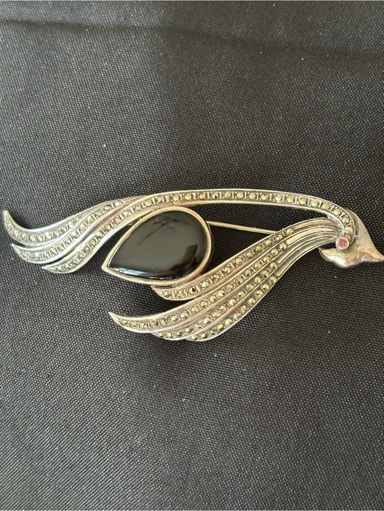 Vintage-Inspired Silver and Black Teardrop Brooch