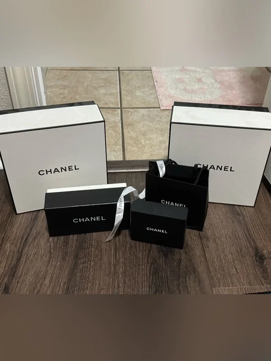 CHANEL Black & White Branded Boxes and Bag Set