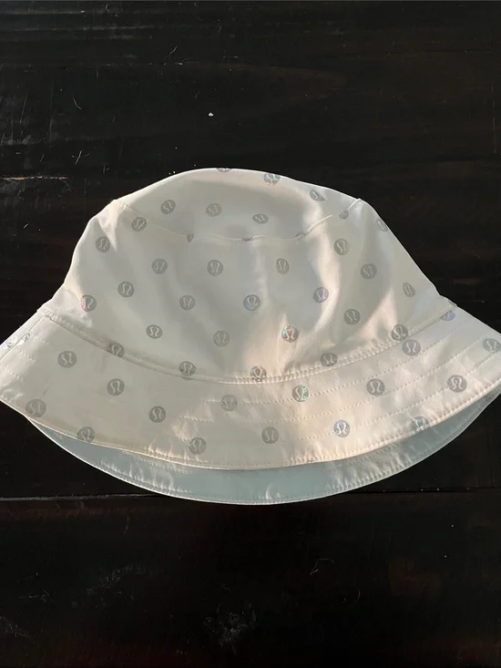 lululemon athletica Kids White Bucket Hat with Subtle Logo Pattern