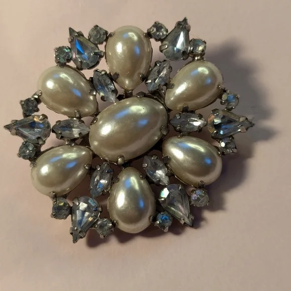 Vintage Brooch Pin Faux pearl clear diamond rhinestone silver tone circle 2
