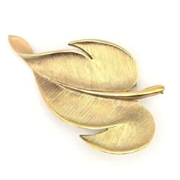 Vintage JJ Jonette Jewelry Gold Tone‎ Leaf Brooch Pin Textured