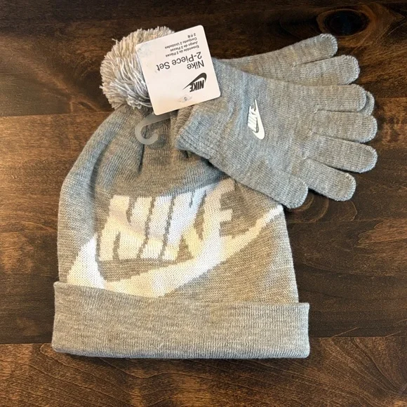 New Kids Nike Winter Set - Unisex, Light Gray - one size - NWT