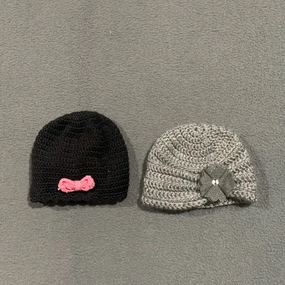 Laura Ashley Baby Girls Crochet Beanie Hat Set 2pk Black Bow Grey Flower‎ 0-6M