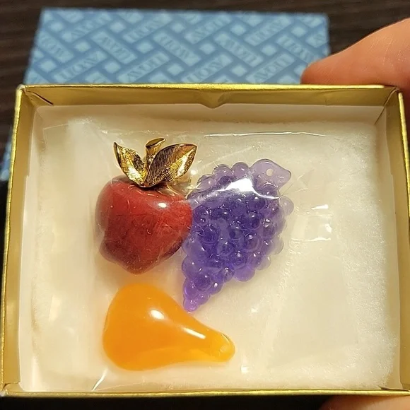 Vintage 1981 Avon Convertible Fruits Pin