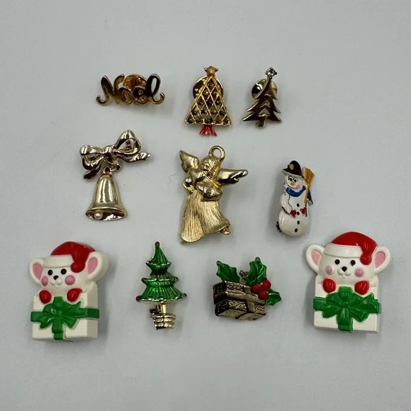 Vintage‎ Christmas Tree Bells Present Angel Avon Holiday Brooch Pin Lot Of 10