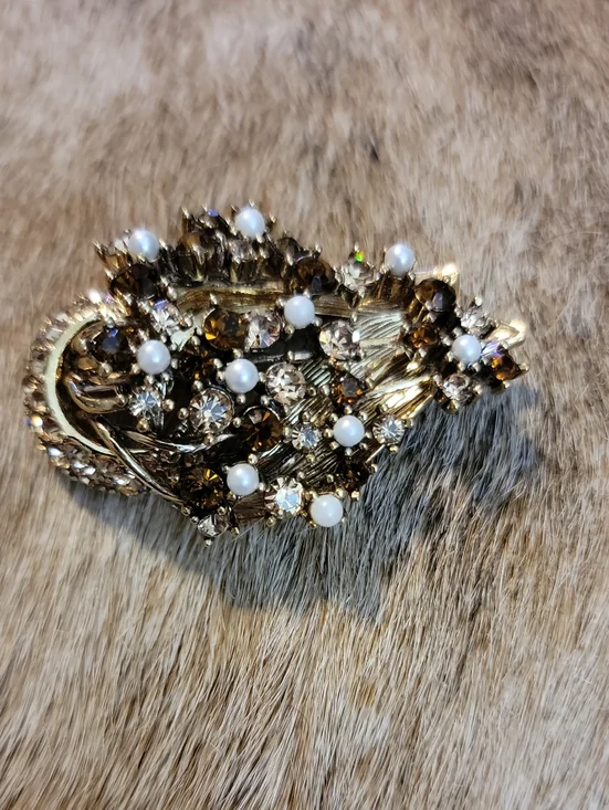 Vtg. Talbots Brooch