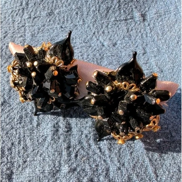 PAIR Vintage Black Enamel Rhinestone, Faux Pearl, Gold Tone Scarf‎ Clips 1.5