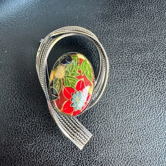 Vintage Japanese Lacquer Floral Cabochon Silver Tone Ribbon Brooch‎ Pin
