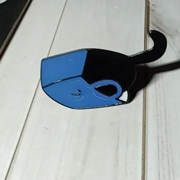 Cute Black Cat In A Bag Pin Kitty Lapel Hat Funny Brooch
