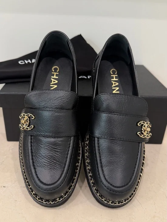 CHANEL Loafers in Black Leather w/ Gold Chain accents; Size 36