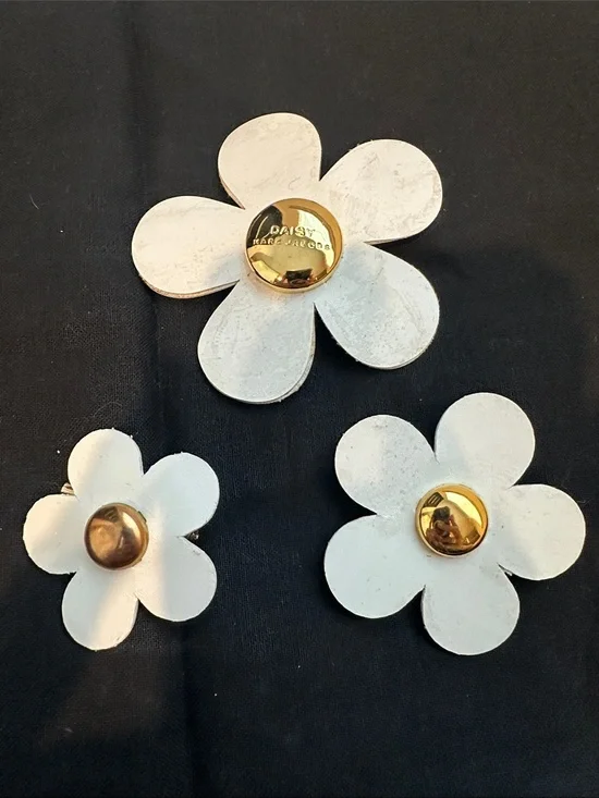Marc Jacobs White Daisy Leather Pin Trio with Gold-Tone Centers