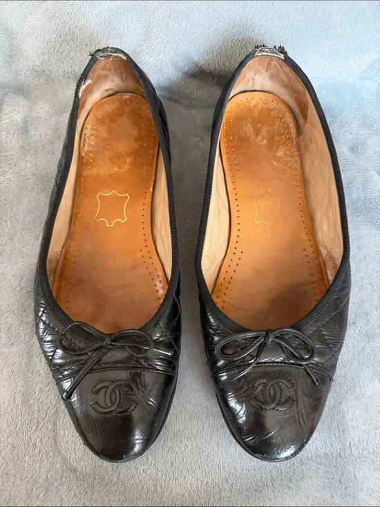 CHANEL Black Leather Ballet Flats