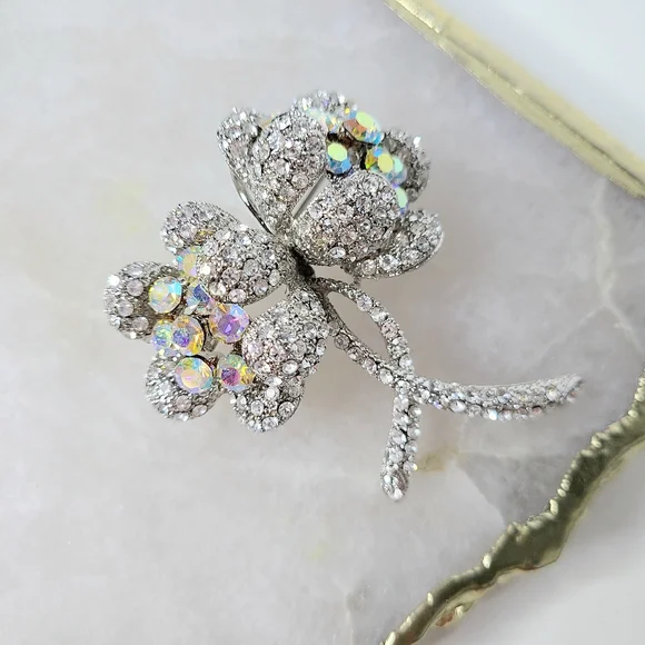 Worth & Douglas WD Signed Rhinestone AB Crystal Vintage Floral Pendant Brooch