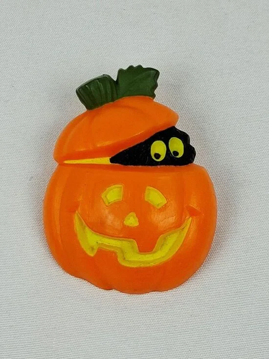 VTG 1982 Hallmark Jack-O-Lantern Lapel Hat Pin Peek-A-Boo Black Cat