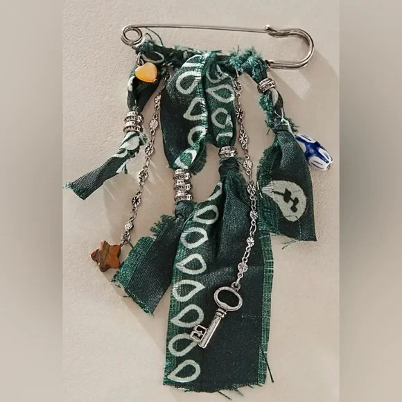 NWT Free People Treasure Me Brooch