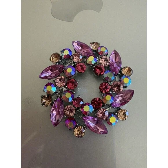 Vintage Unsigned Rhinestone Wreath Brooch Pink AB Crystal Juliana Style Regency