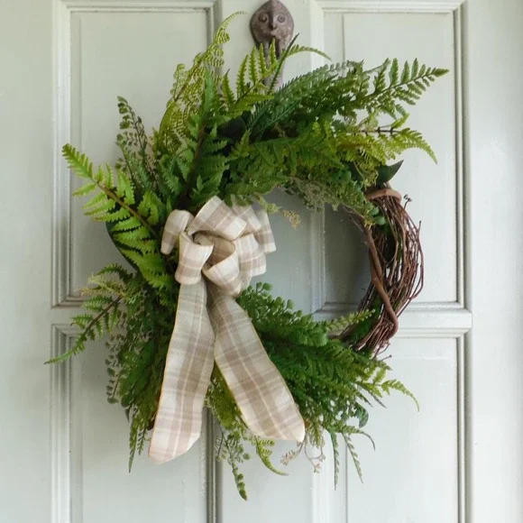 Crescent Fern Wreath, Spring and Summer Greenery,‎ Front Door Decor