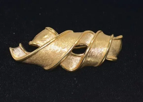 Givenchy Paris New York Designer Gold Ribbon Pin Brooch