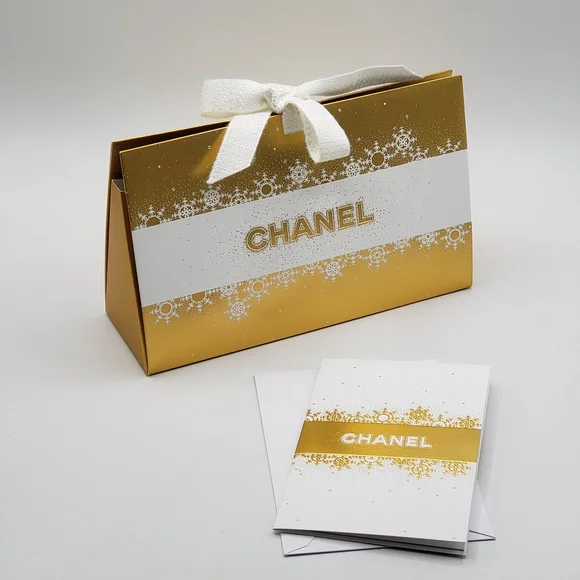 CHANEL Holiday Gift Bag with Card