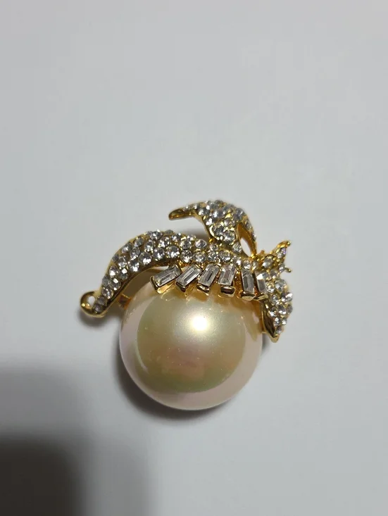 Vintage Large Faux Pearl Rhinestone Leaf Brooch Gold Tone Statement Pin