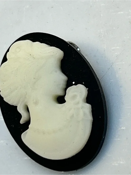 Classic Black and White Cameo Brooch plastic mini pin