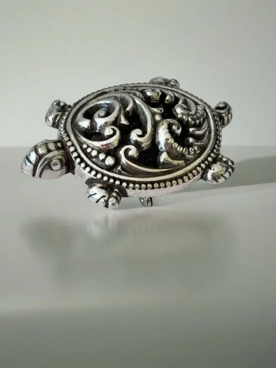 Brighton Amber Turtle Brooch