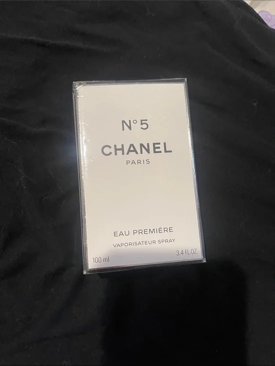 CHANEL N°5 Eau Première - White & Black Packaging