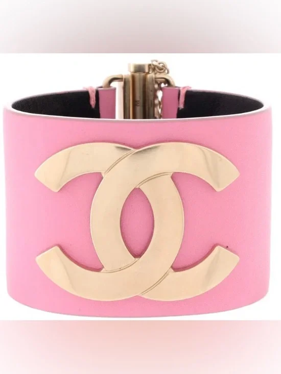Chanel cc wide calfskin cuff M pink