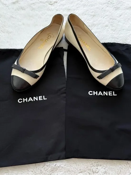 CHANEL women ballet shoes black/white size 36 EU Authentic