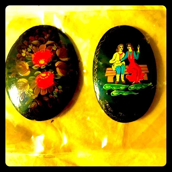 2 Russian brooches lacquer handpainted artisan signed collectors set Vintage