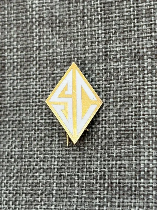 Smith College SC Lapel Pin 3/4 In Vintage Gold White Enamel Geometric Diamond