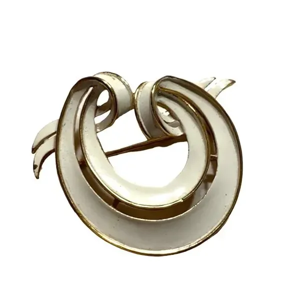 Vintage Crown Trifari brooch dimensional gold & white enamel mid century design