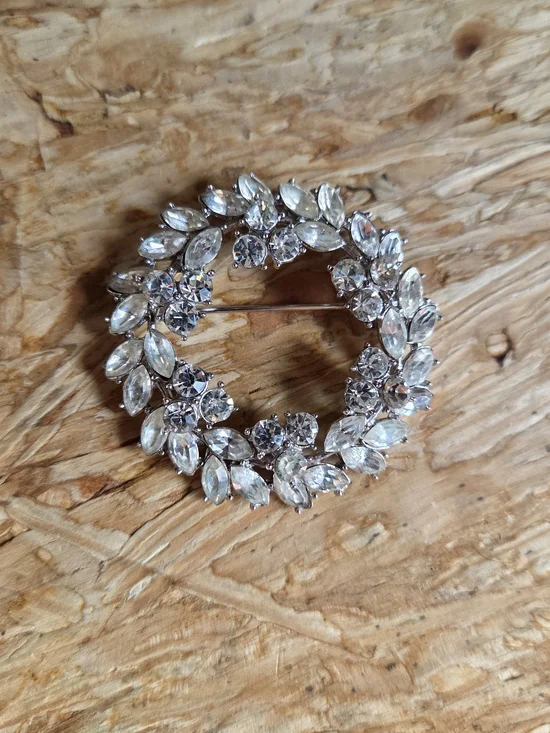 Trifari Crystal Wreath Brooch - Silver Clear Rhinestone Circle Pin