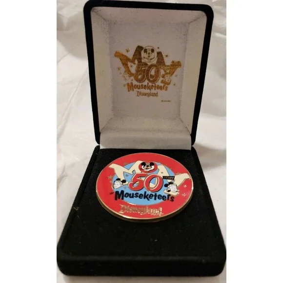 Disney Mouseketeers‎ 50 Year Anniversary Velvet Box Display  LE 1500 Pin 41859