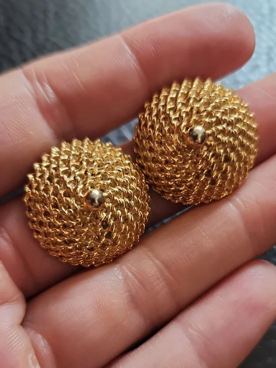 VTG Gold-Tone Braided Dome Clip Earrings - Classic Women's Jewelry