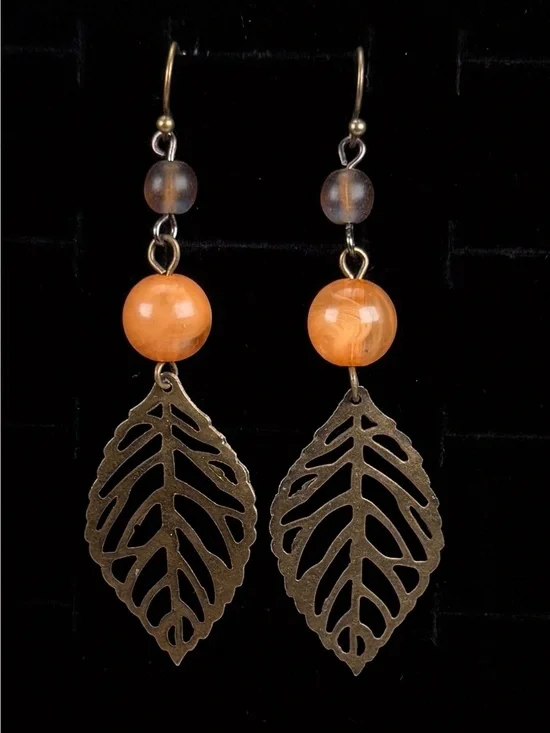 Pretty lightweight, bronze tone, vintage Bohemian chic pierced earrings