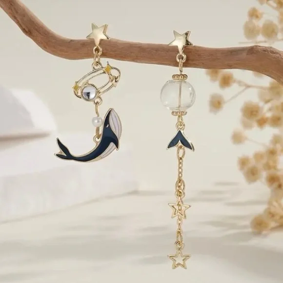 ✨Modcloth Baleen Whale Earrings