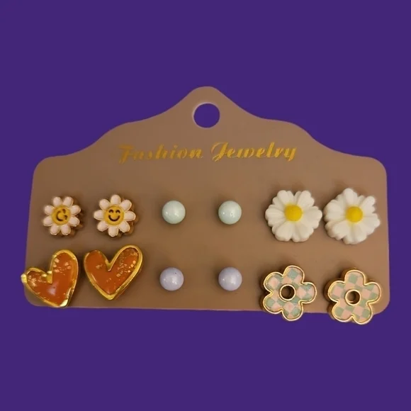 Vintage Coquette Daisy Heart Ball Post Earring Set
