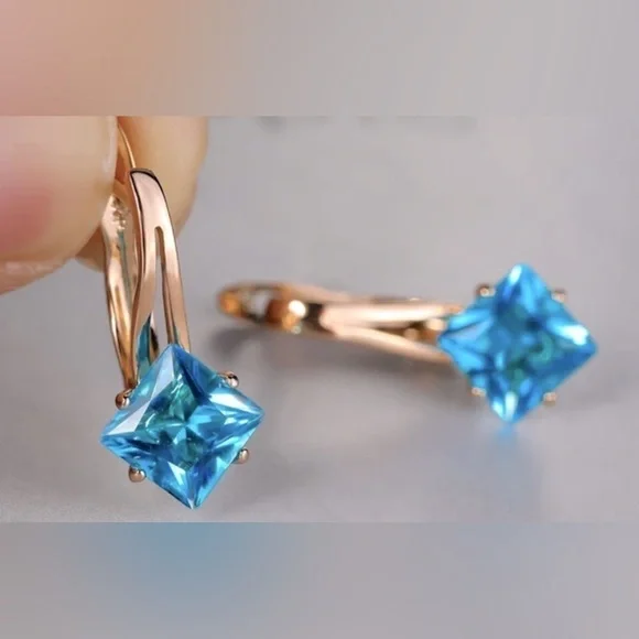 🌟HP🌟 BLUE TOPAZ CZ 18K Gold Plated Leaver Back Earrings Anniversary Gift