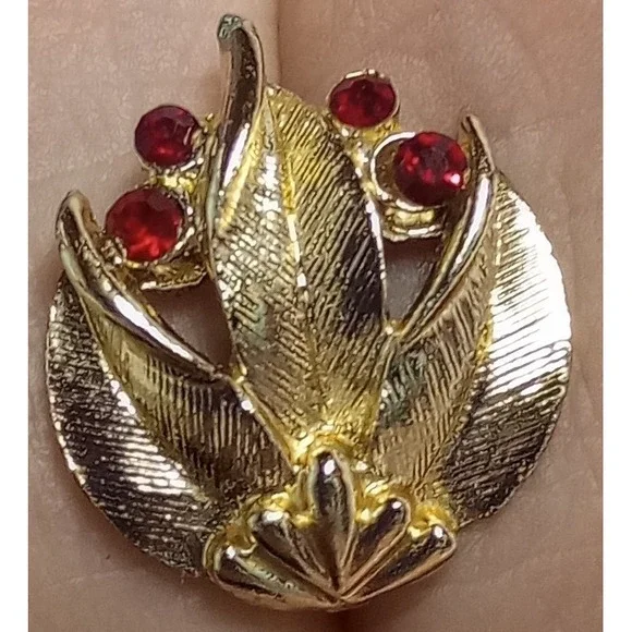 Goldtone Floral Screw back Earrings With‎ Red Rhinestones