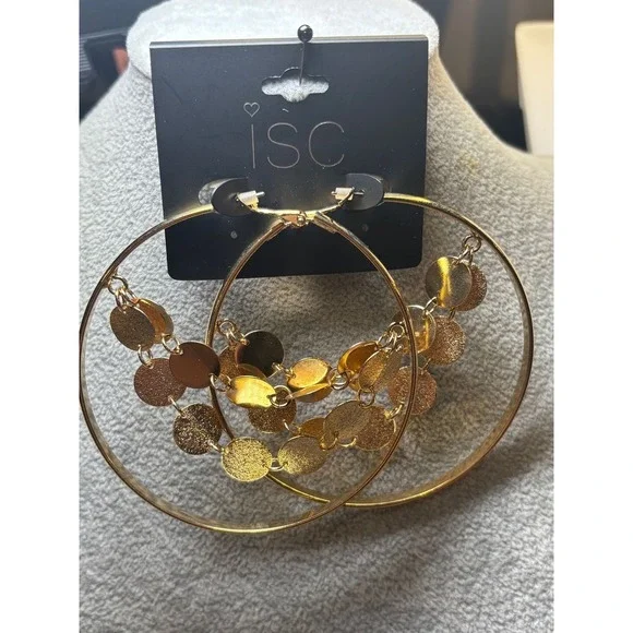#1. Gold-tone chandelier hoop earrings