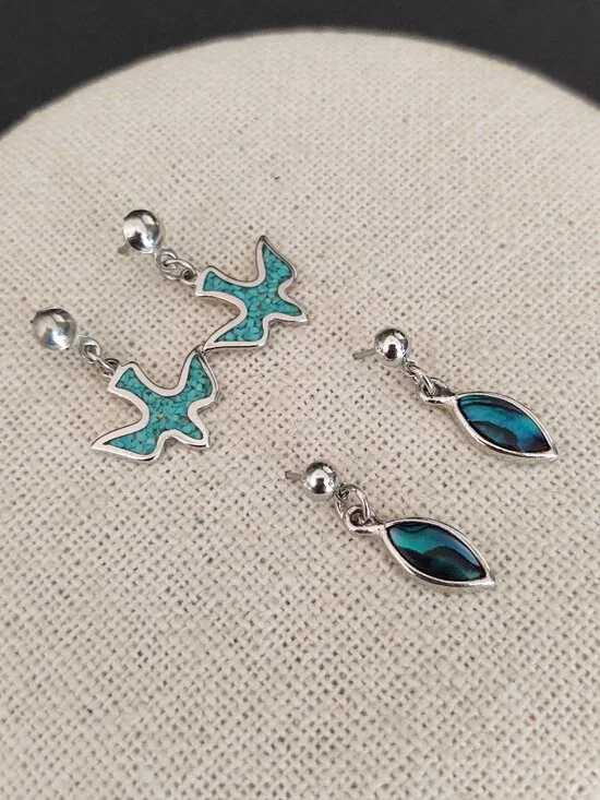 2 pairs of small silver and blue dangle earrings