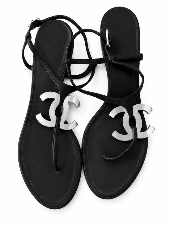 Auth CHANEL CC Emblem Thong black leather Sandals Silver Hardware 40 9
