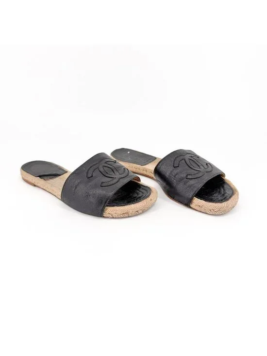 Chanel Black Leather CC Espadrille Slide Sandals Flats Size 38 US 7–7.5 Women's