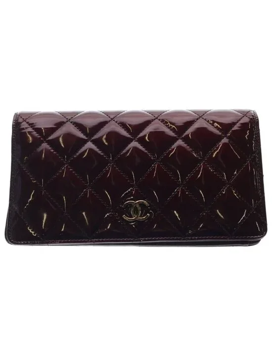 Chanel Quilted Brilliant CC Logo Patent Leather Wallet Bifold Gold Bordeaux